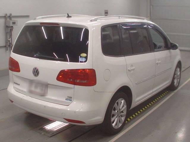 10042 VOLKSWAGEN GOLF TOURAN 1TCAV 2011 г. (CAA Tokyo)